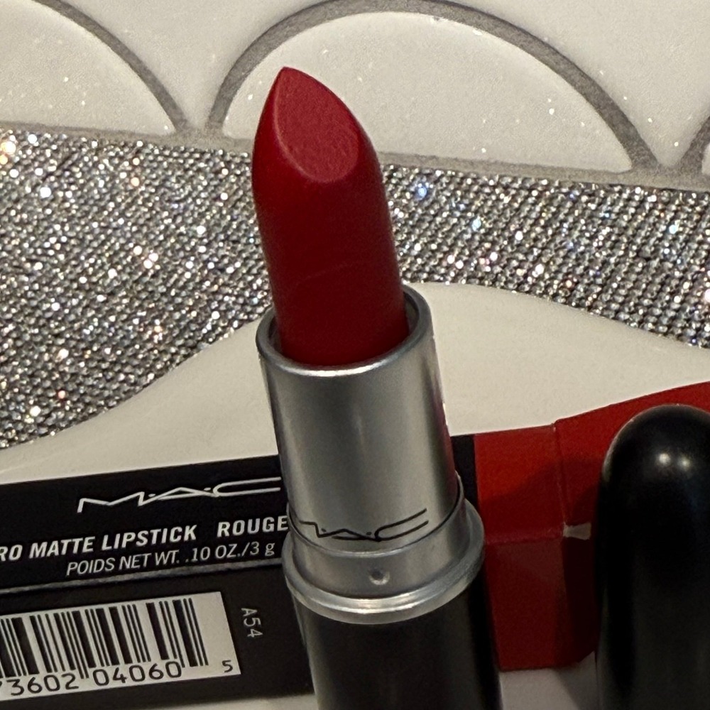 Mac Cosmetics Retro Matte Lipstick in RUBY WOO BNIB The famous Red 707 New - Picture 5 of 7